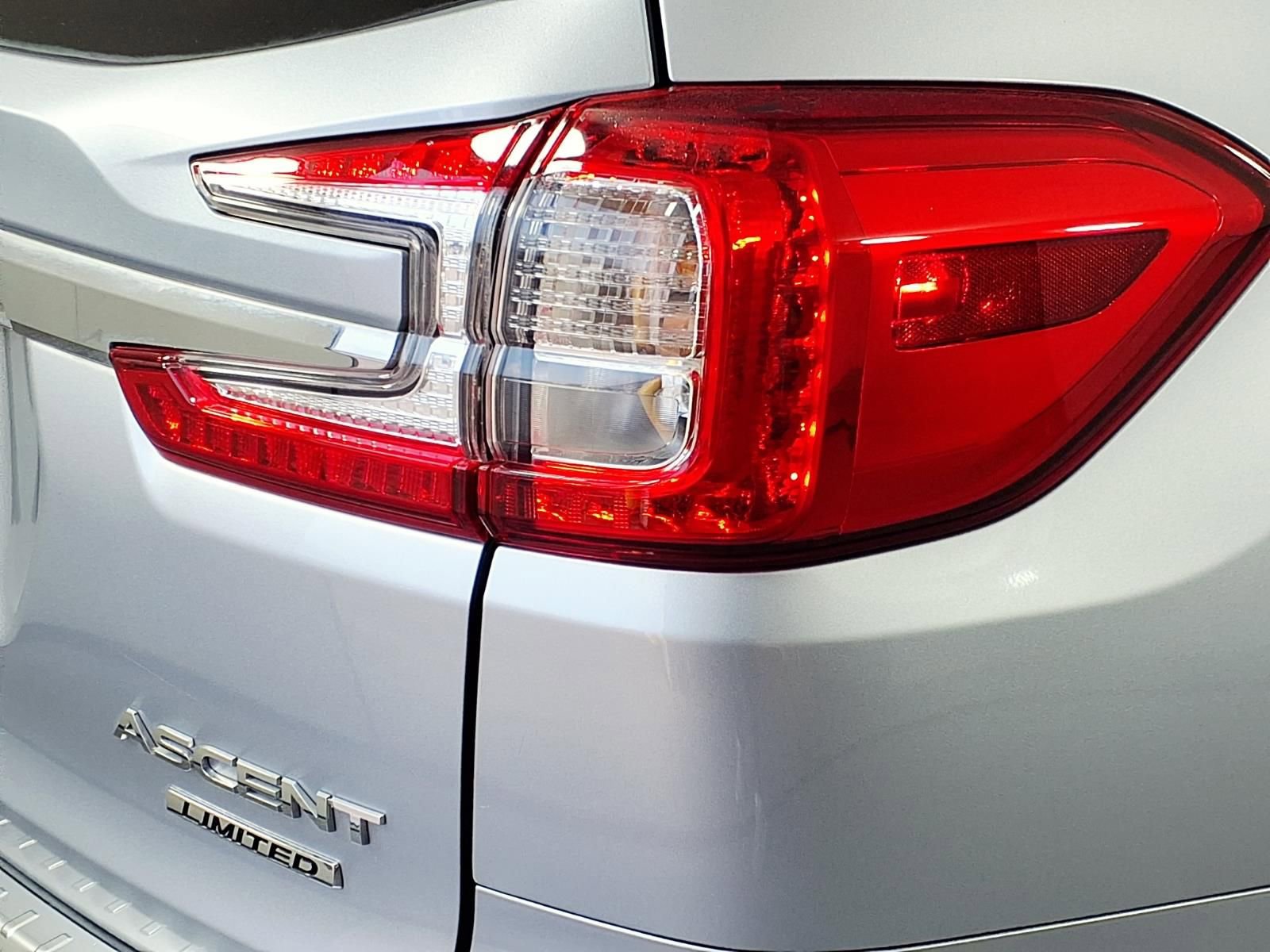 Certified 2024 Subaru Ascent Limited AWD/4WD image 4
