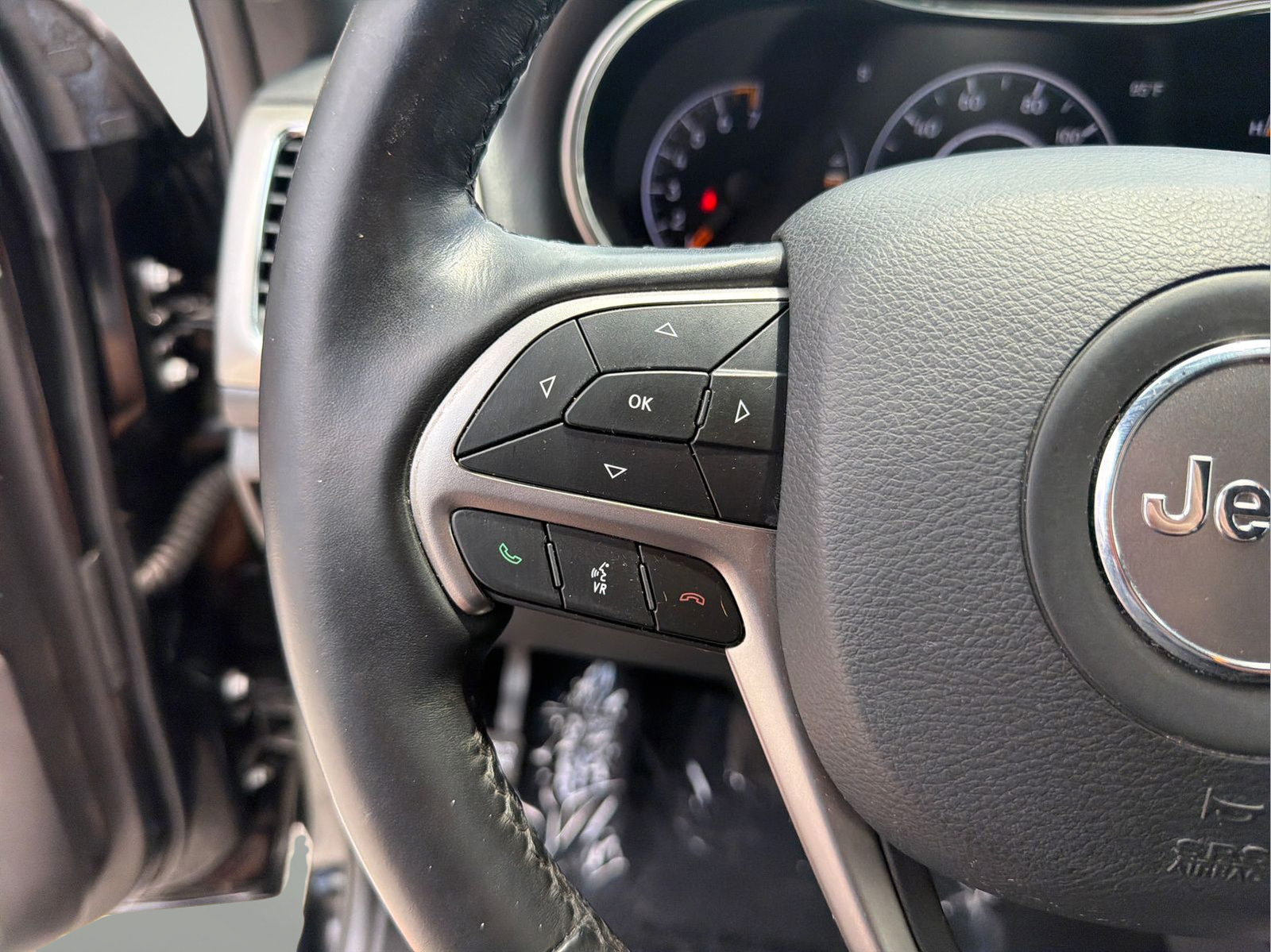Used 2021 Jeep Grand Cherokee Laredo X RWD image 15