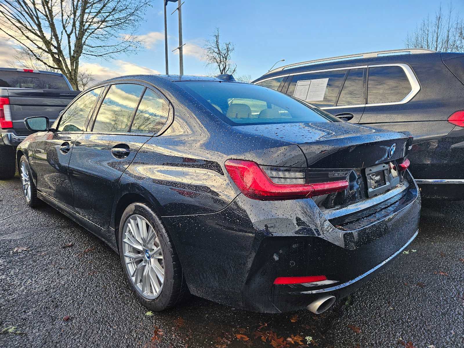 Used 2023 BMW 330e w/ Premium Package image 4