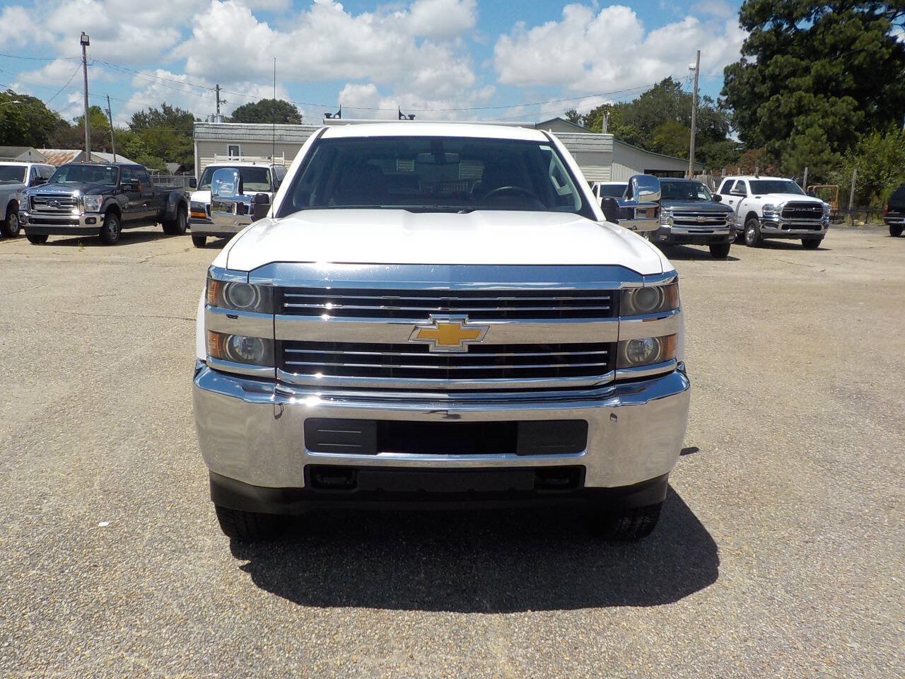 Used 2015 Chevrolet Silverado 2500 W/T AWD/4WD image 8