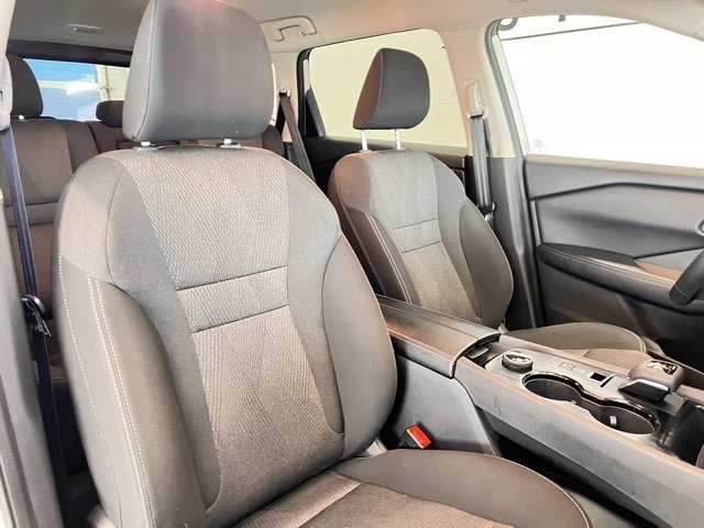 Used 2025 Nissan Rogue SV image 16