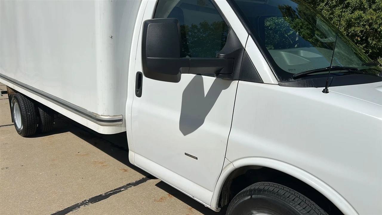 Used 2019 Chevrolet Express 3500 Extended w/ Driver Convenience Package RWD image 5
