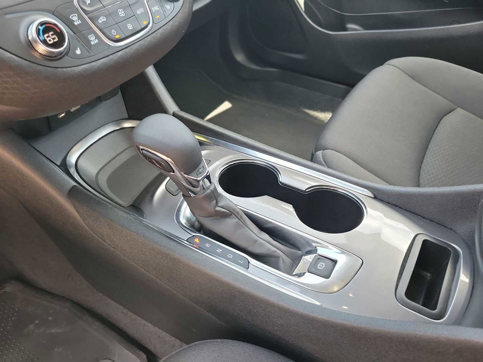 Used 2025 Chevrolet Malibu LT image 21