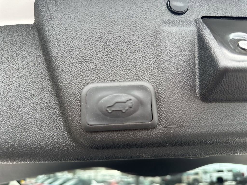 Used 2017 Buick Enclave Premium w/ Experience Buick Package image 11