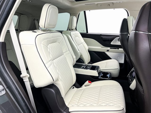Used 2023 Lincoln Aviator Black Label w/ Dynamic Handling Package image 44
