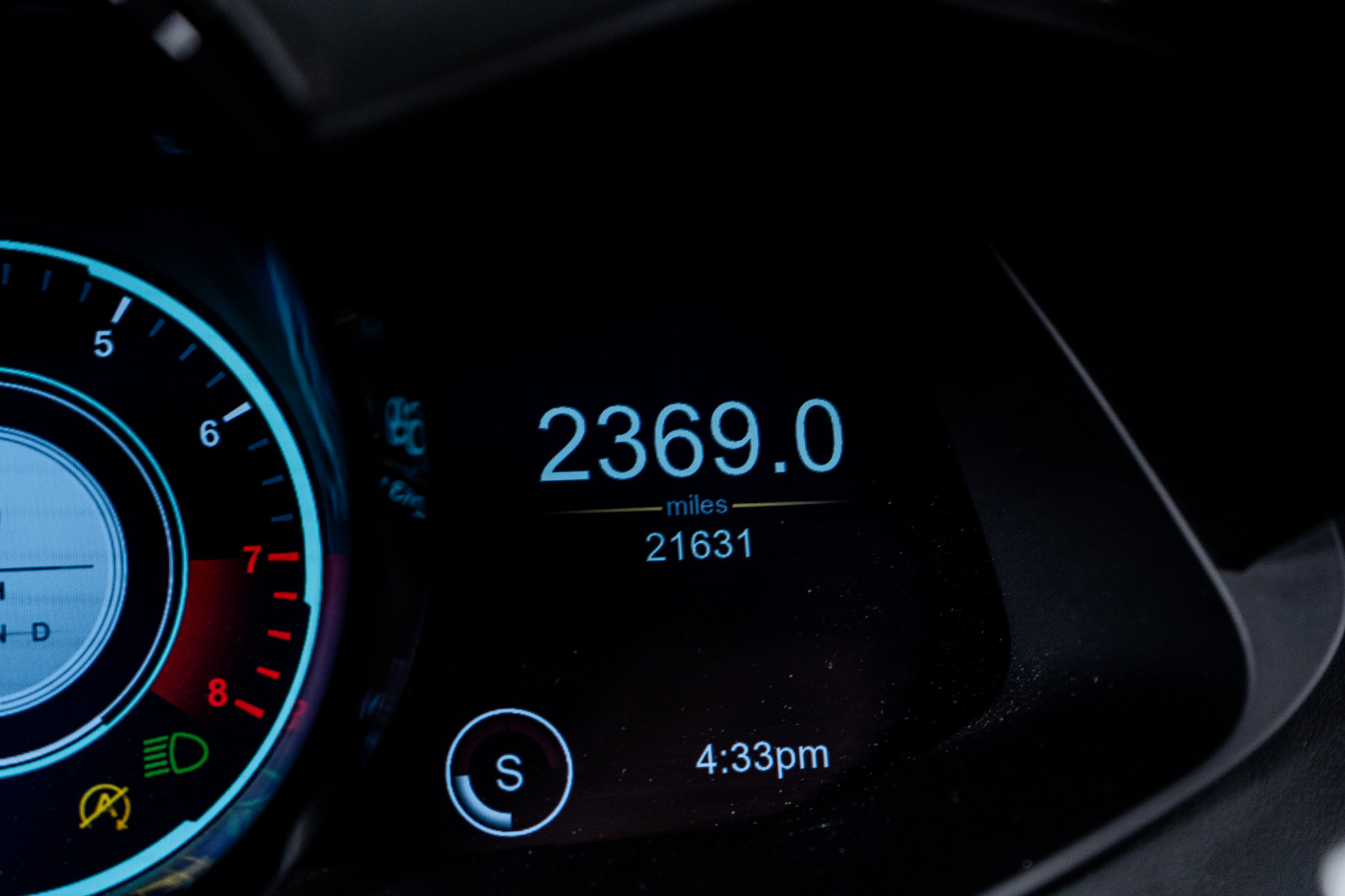 Used 2021 Aston Martin V8 Vantage Roadster image 41