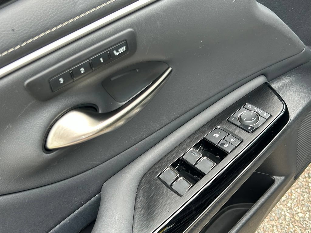 Used 2024 Lexus ES 300h w/ Premium Package FWD image 17