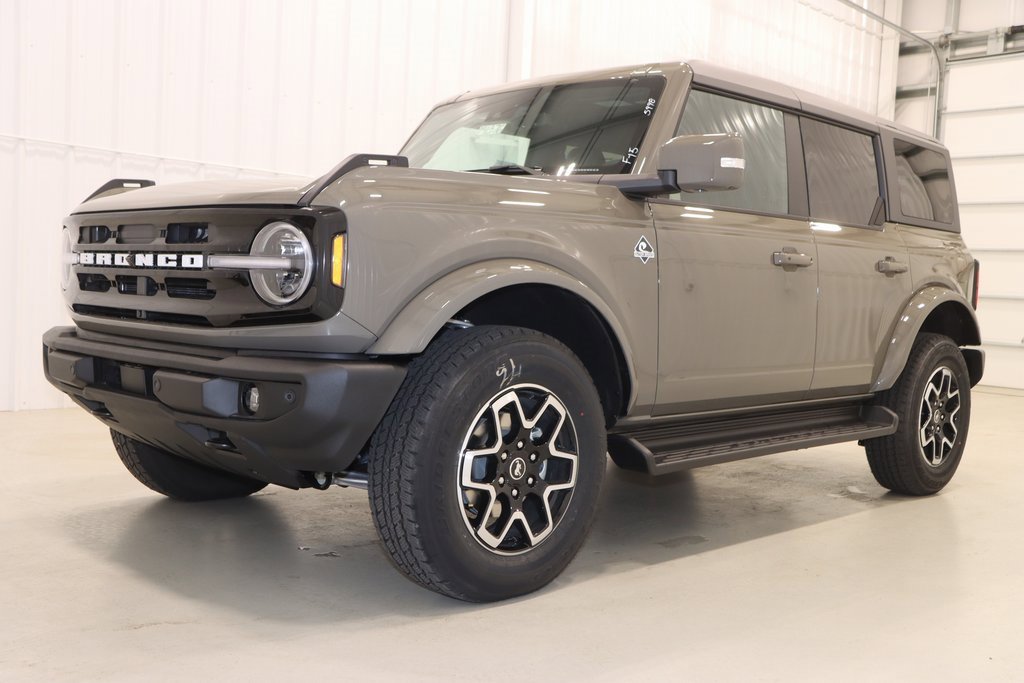 New 2025 Ford Bronco Outer Banks image 4
