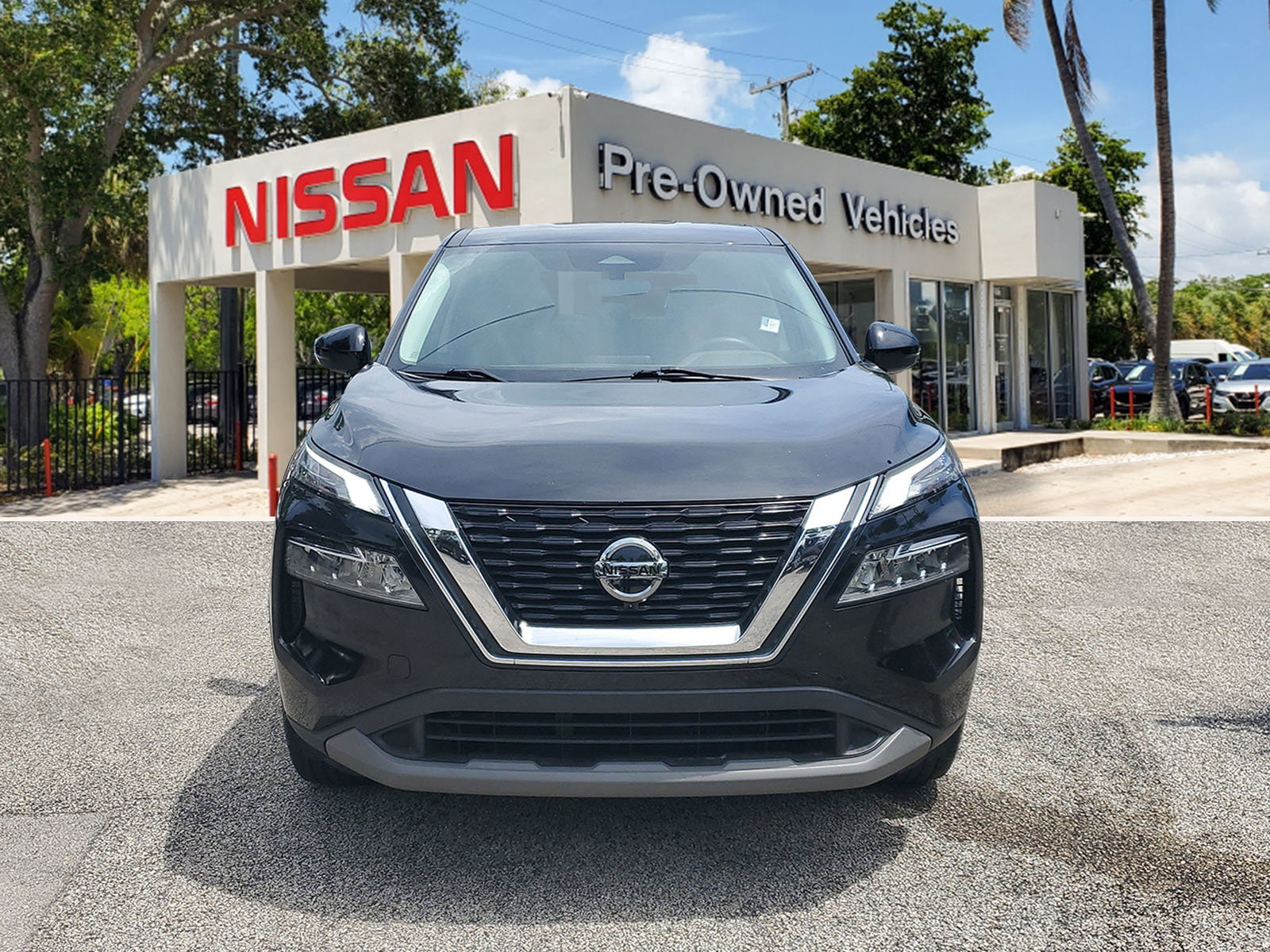 Certified 2021 Nissan Rogue SV image 2