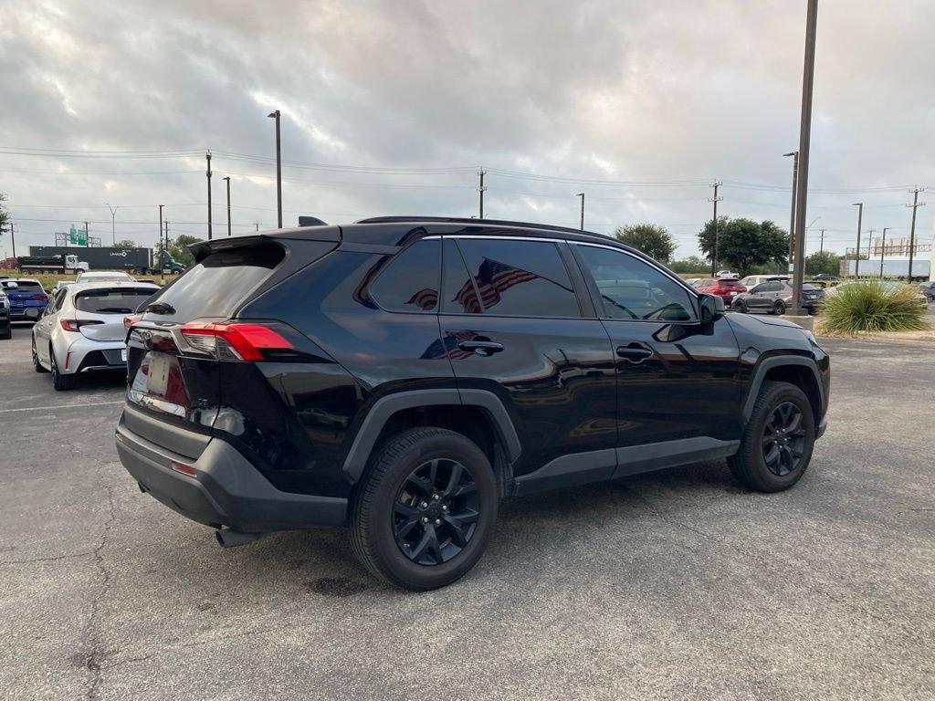 Certified 2021 Toyota RAV4 LE FWD image 4