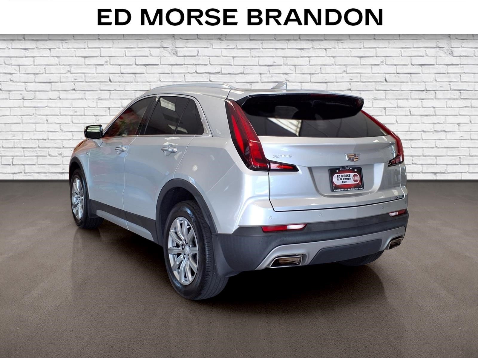 Used 2021 Cadillac XT4 Premium Luxury FWD image 3