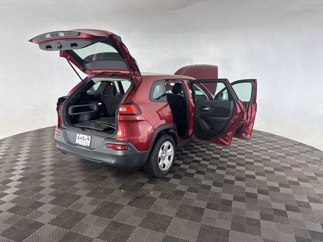 Used 2014 Jeep Cherokee Sport w/ Cold Weather Group FWD image 16