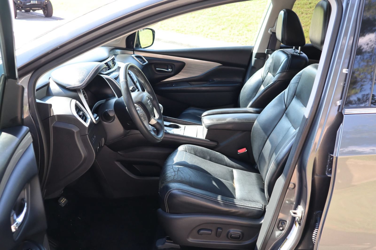 Used 2015 Nissan Murano SL w/ SL Technology Package FWD image 9