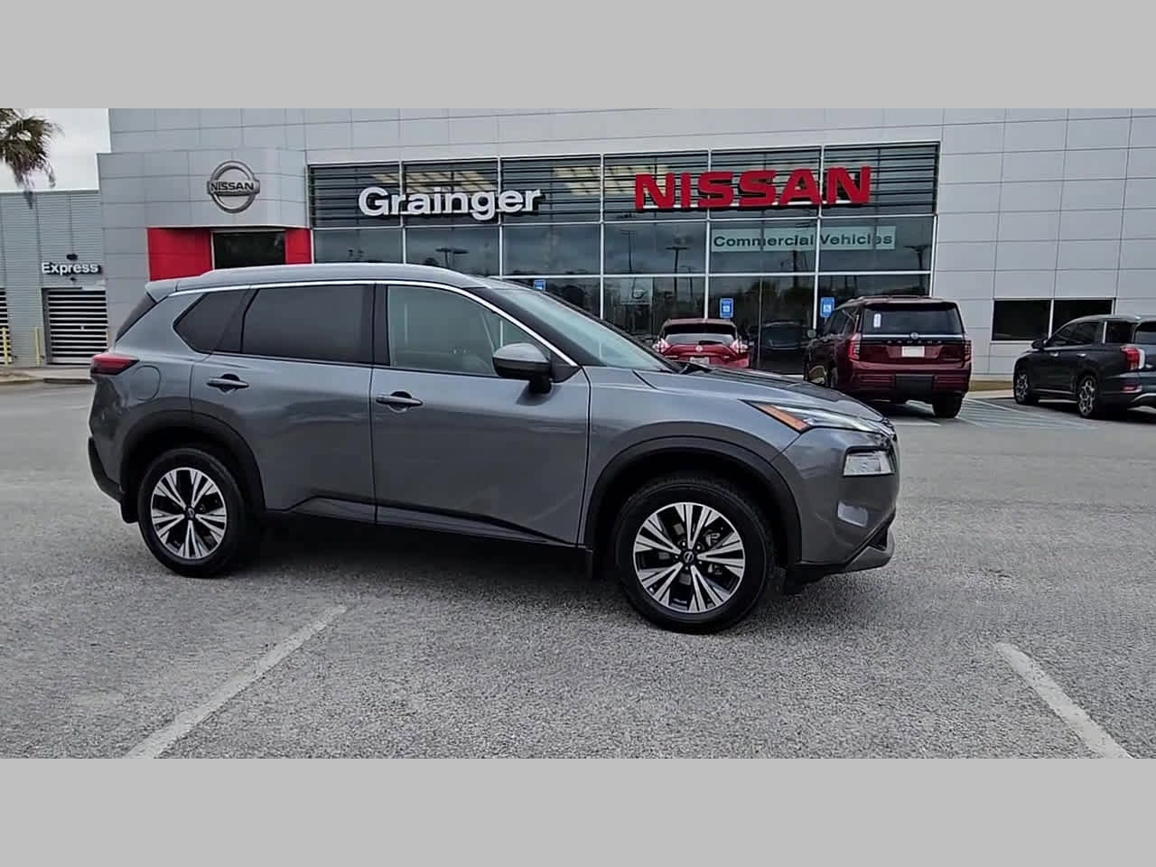 Used 2023 Nissan Rogue SV w/ SV Premium B Package image 37