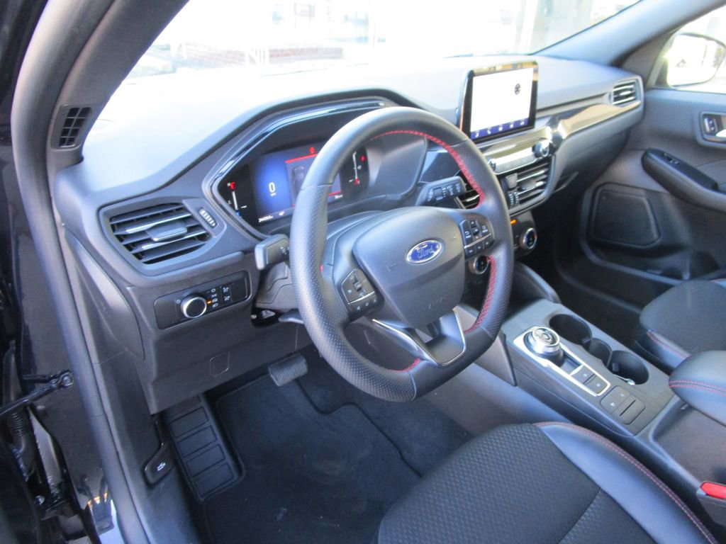 Used 2025 Ford Escape ST-Line image 18