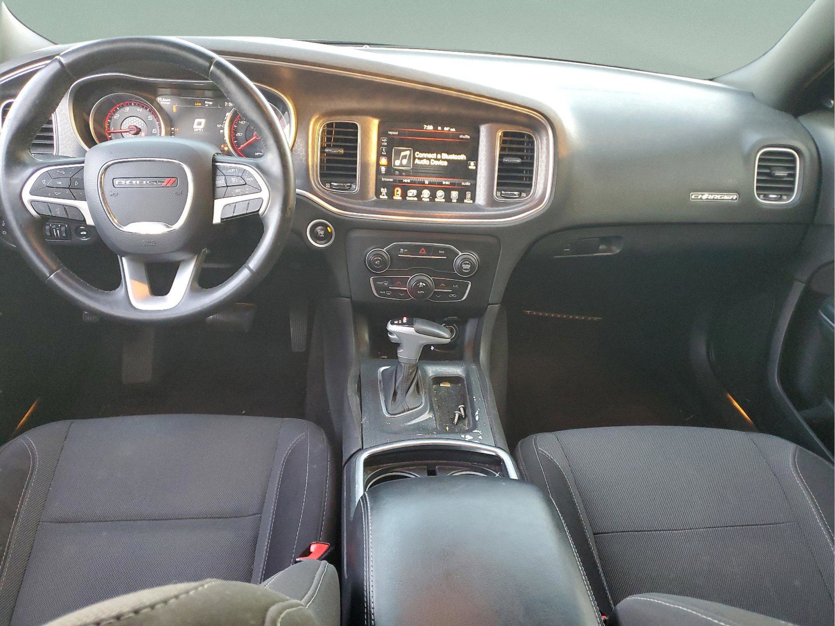 Used 2016 Dodge Charger SXT image 10