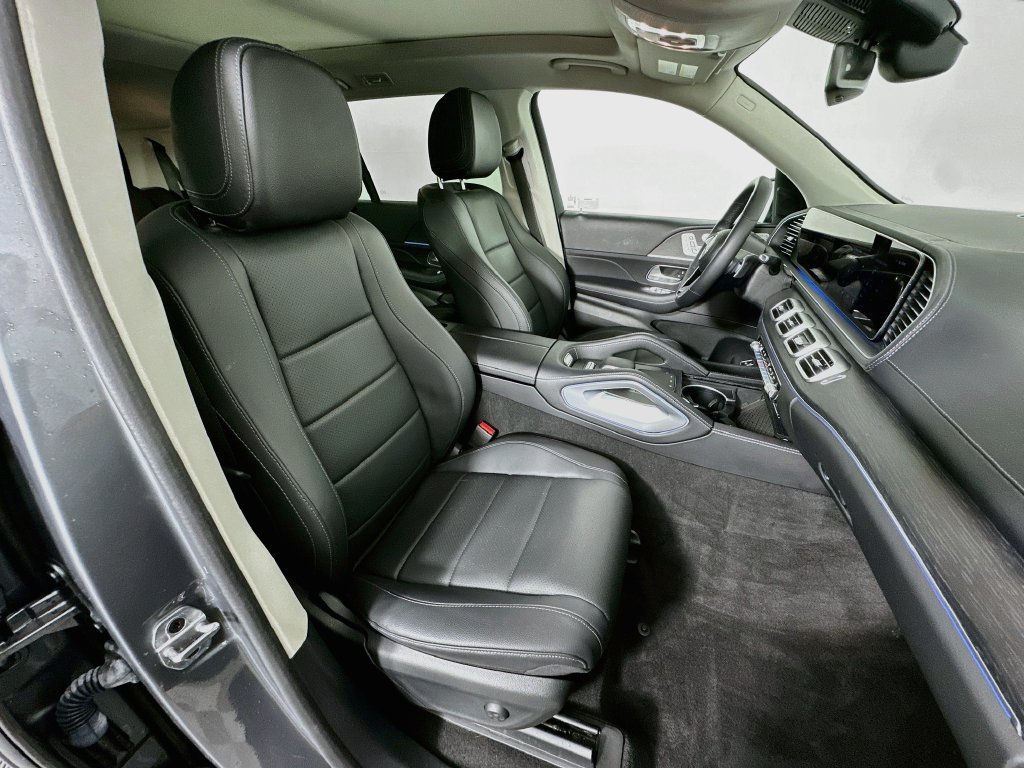 Used 2024 Mercedes-Benz GLS 450 4MATIC image 30