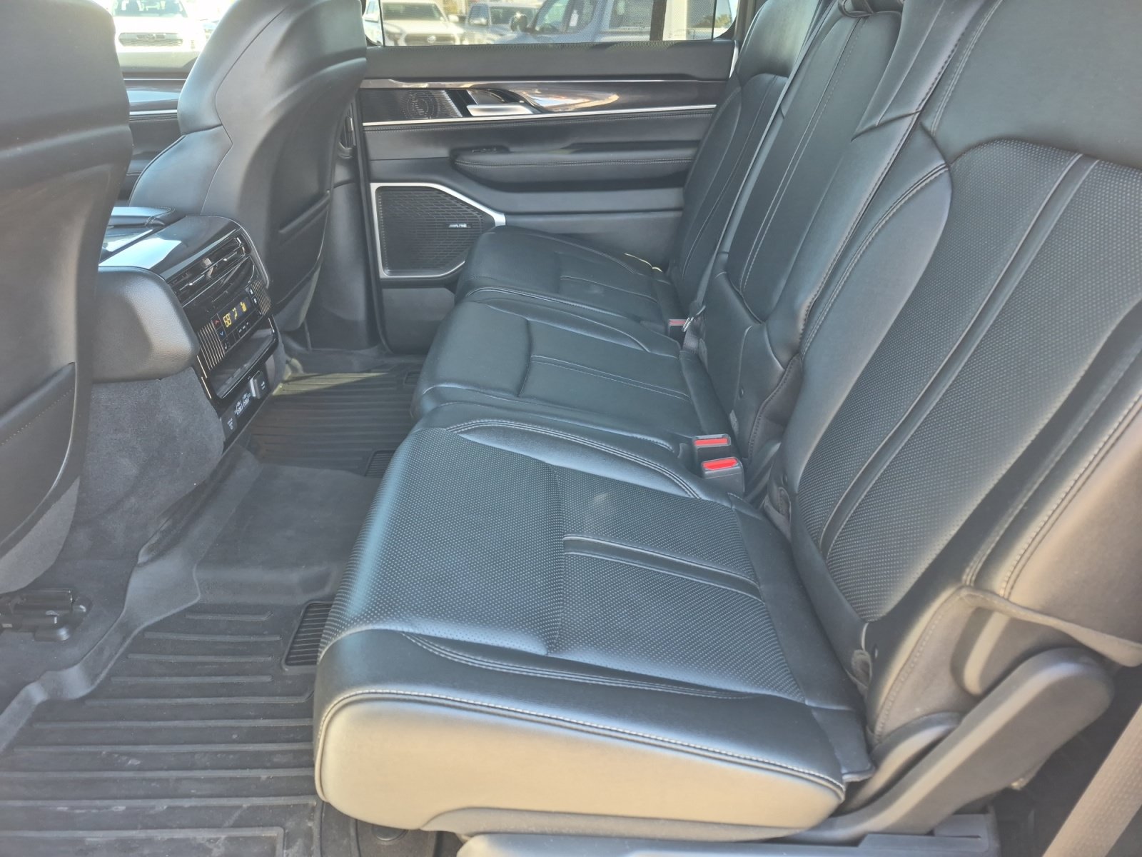 Used 2024 Jeep Wagoneer 4WD w/ Convenience Group I image 20