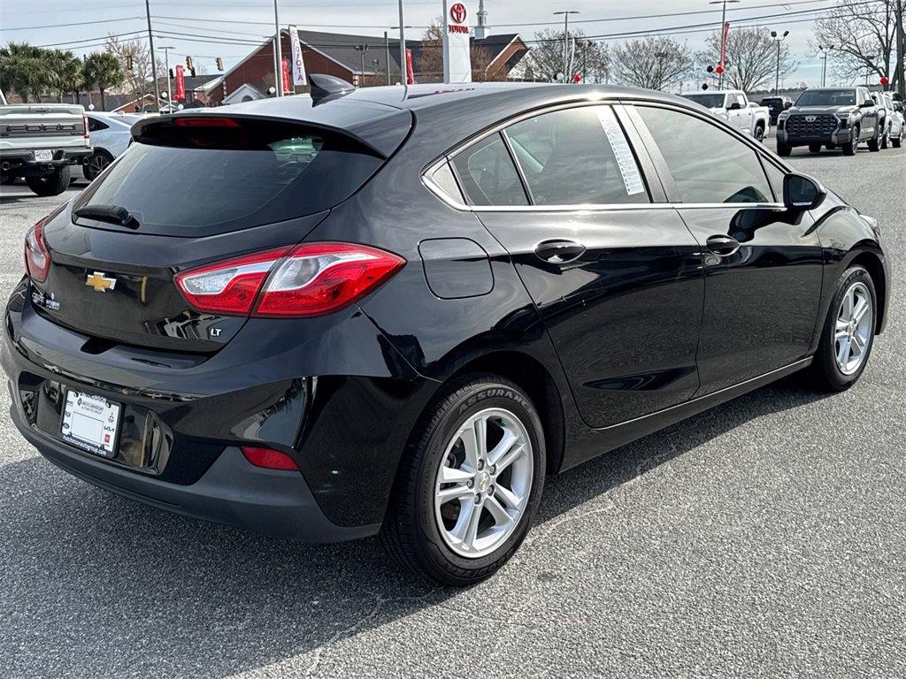 Used 2018 Chevrolet Cruze LT w/ Convenience Package image 3