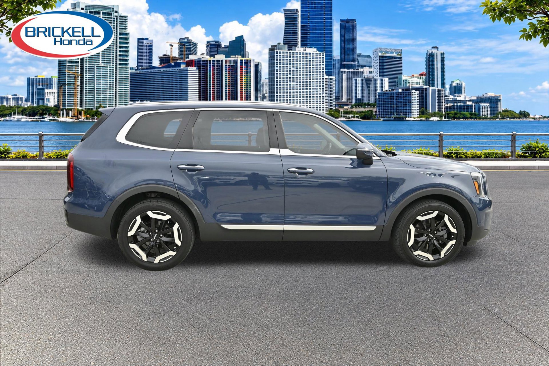 Used 2023 Kia Telluride S w/ S Sunroof Package FWD image 3