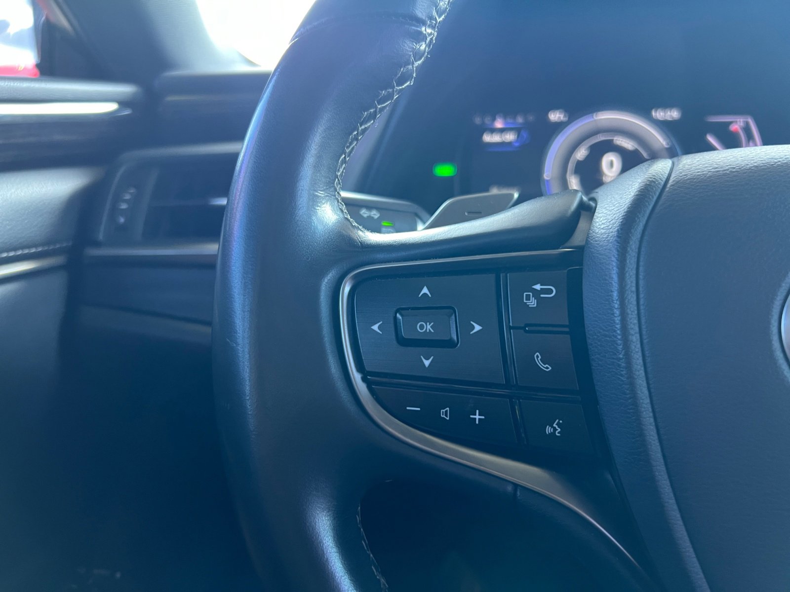 Used 2021 Lexus ES 300h w/ Premium Package image 20