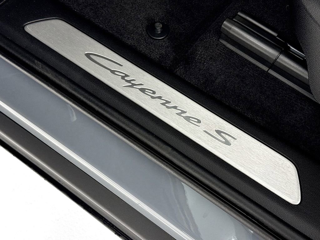 Certified 2026 Porsche Cayenne S AWD/4WD image 13