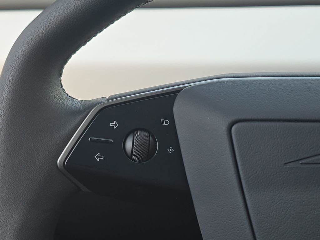 Used 2024 Tesla Cybertruck AWD Crew Cab image 19