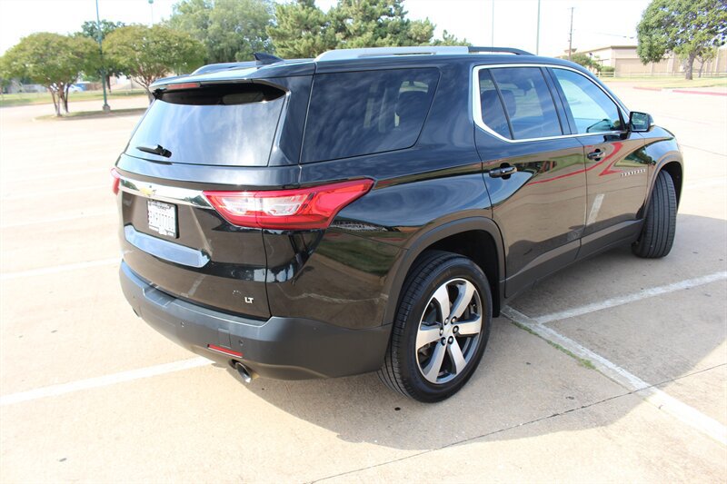 Used 2018 Chevrolet Traverse LT FWD image 5