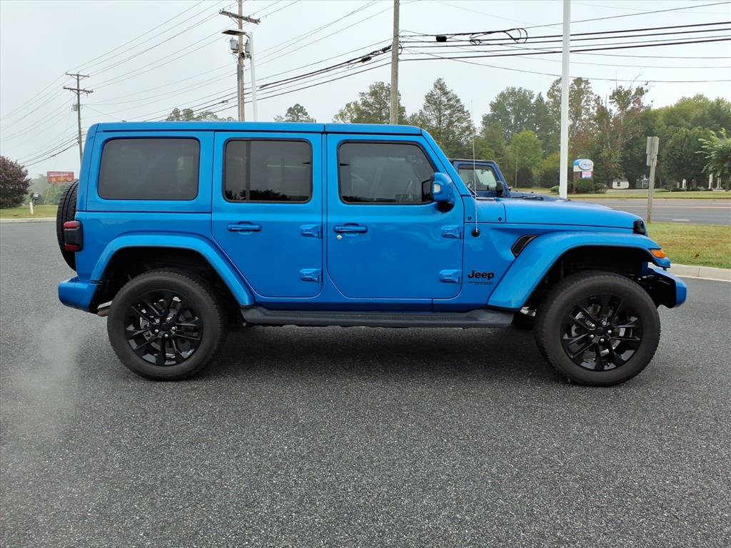 Used 2022 Jeep Wrangler Unlimited Sahara AWD/4WD image 3