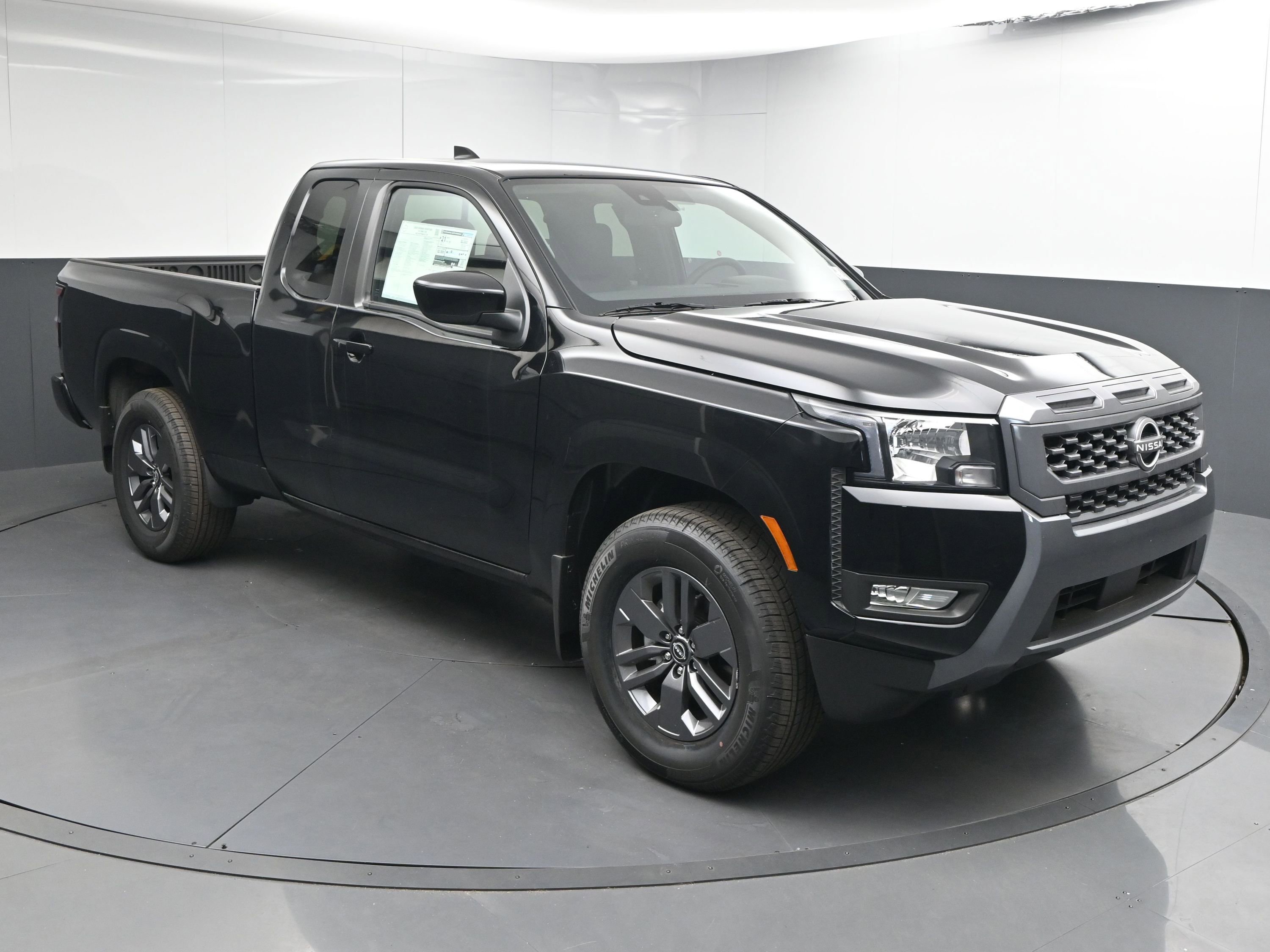 New 2025 Nissan Frontier SV w/ SV Convenience Package