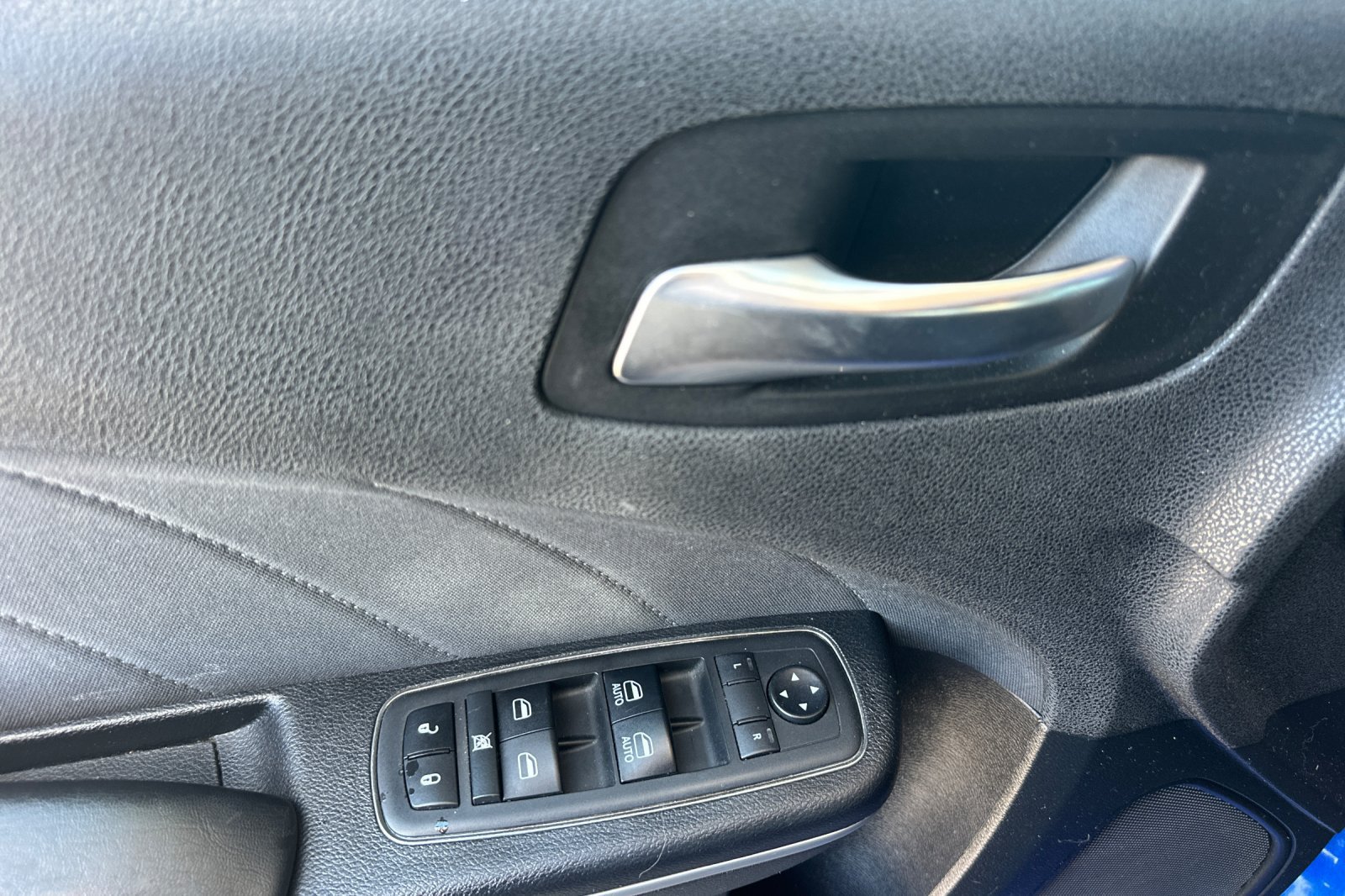 Used 2019 Dodge Charger SXT RWD image 11