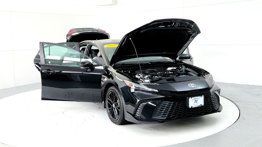 Certified 2025 Toyota Camry SE w/ Convenience Package AWD/4WD image 9