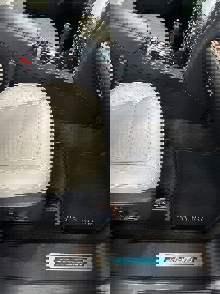 Used 2016 Ford Explorer Platinum image 52