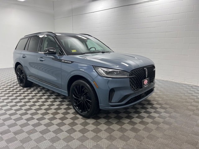 New 2025 Lincoln Aviator Reserve w/ Equipment Group 201A image 1