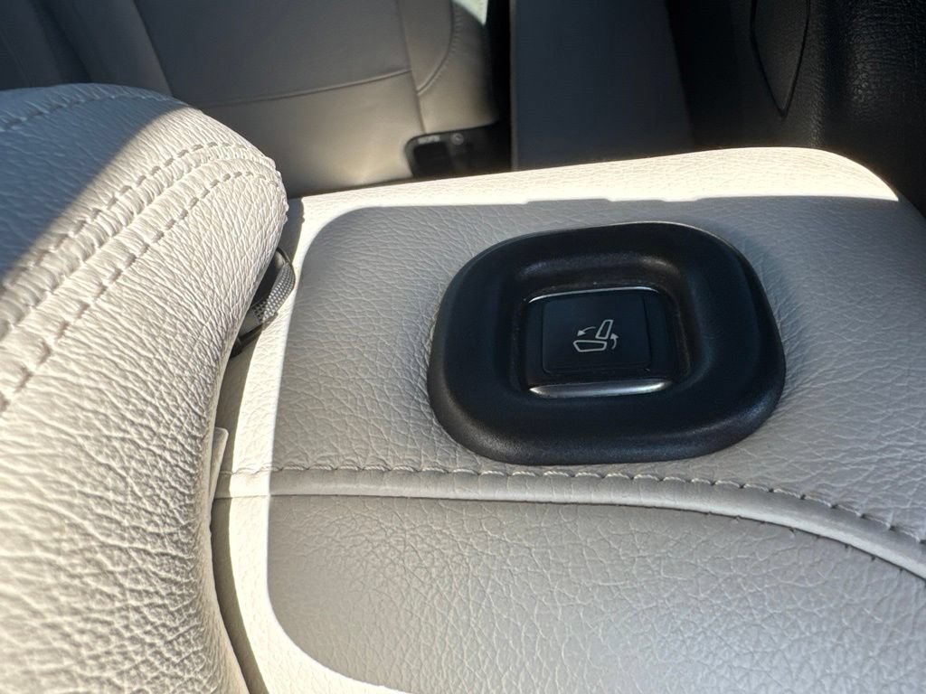 Used 2017 Mercedes-Benz GLS 450 4MATIC image 38