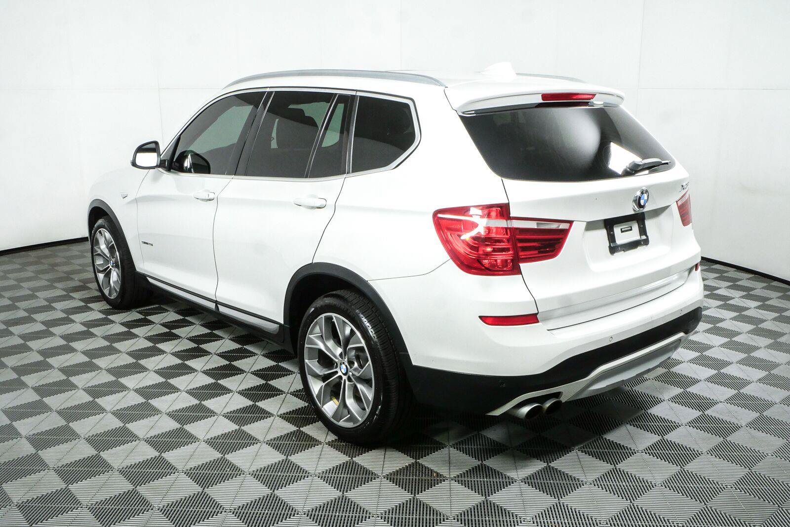 Used 2016 BMW X3 sDrive28i RWD image 27