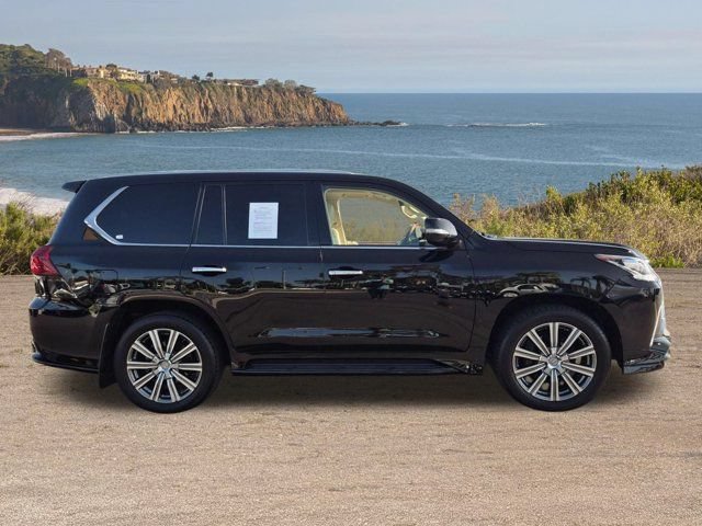 Used 2017 Lexus LX 570 4WD w/ Luxury Package image 4
