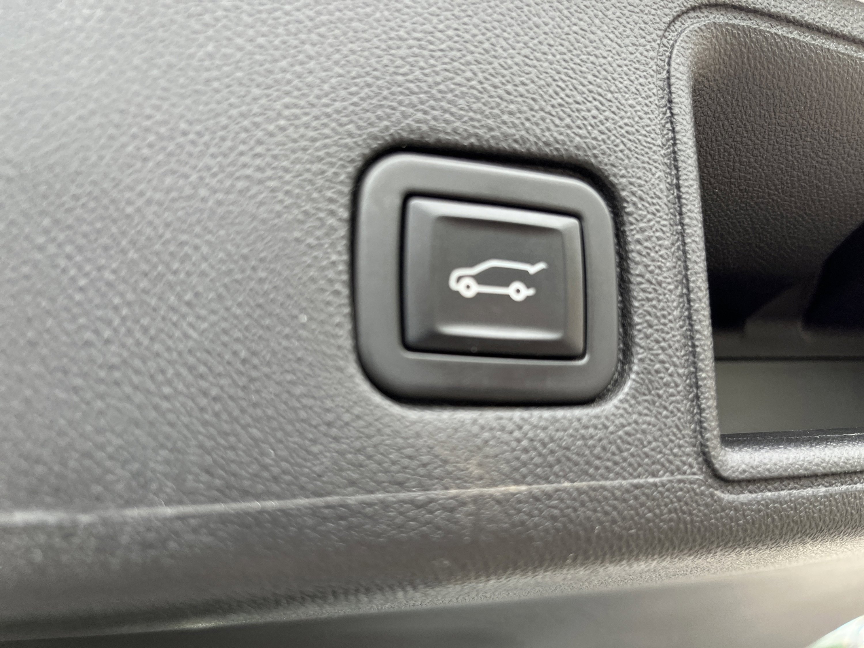 Used 2022 GMC Terrain SLE w/ Driver Convenience Package AWD/4WD image 12