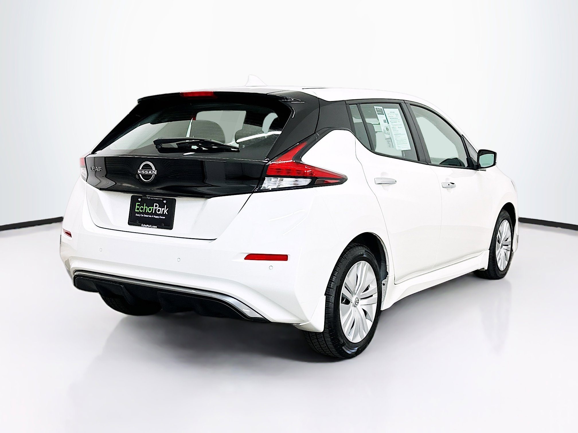 Used 2025 Nissan Leaf S image 9