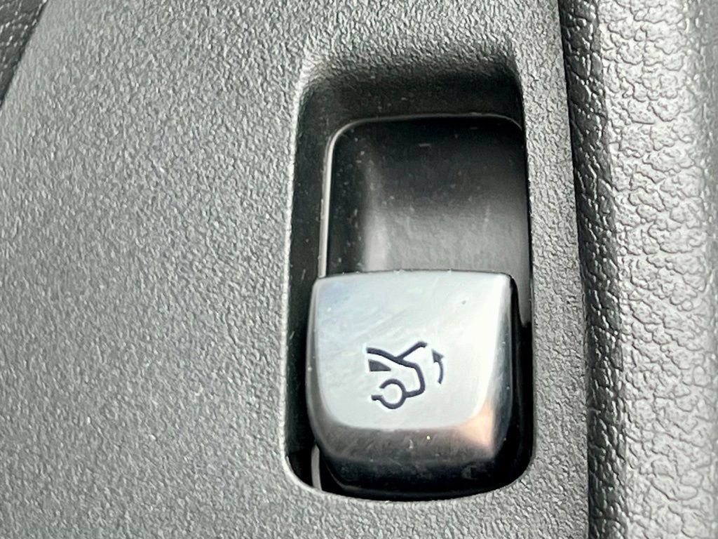 Certified 2023 Mercedes-Benz E 450 4MATIC Cabriolet image 37