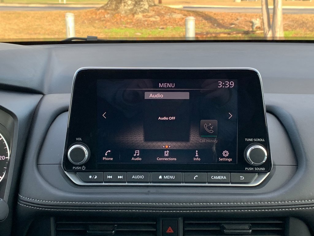 Used 2025 Nissan Rogue S image 15