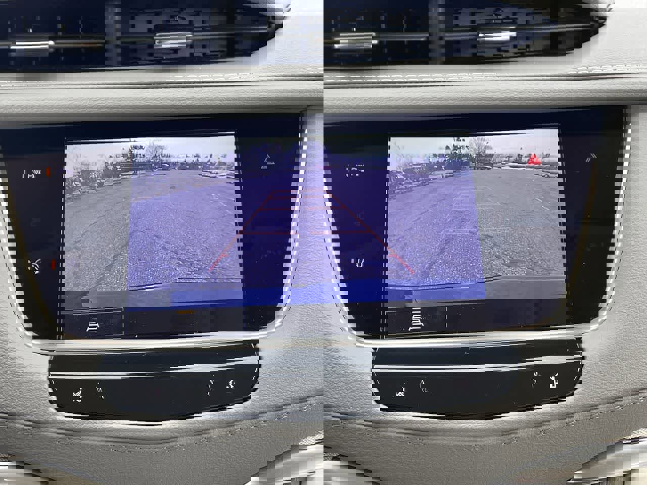 Certified 2025 Cadillac XT5 Premium Luxury w/ LPO, Floor Liner Package image 28