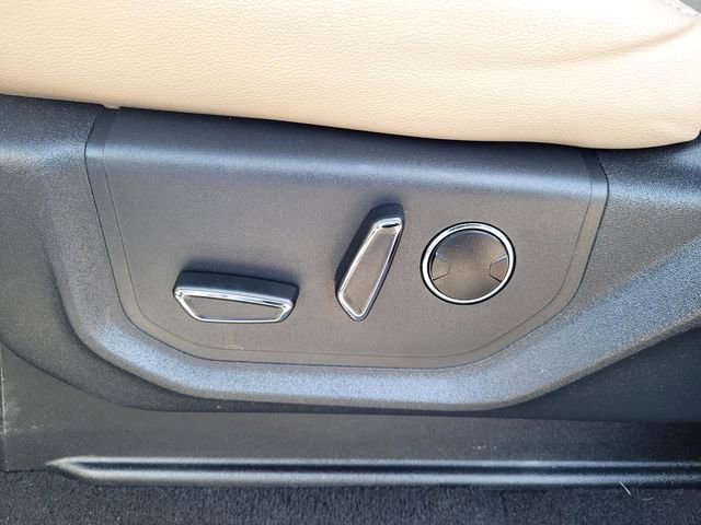 Used 2024 Ford Expedition Limited image 11