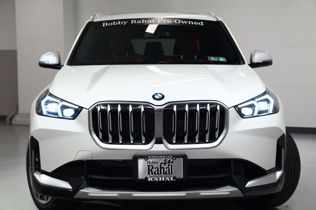 Used 2023 BMW X1 xDrive28i w/ Premium Package AWD/4WD image 3