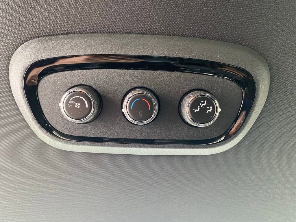 Used 2025 Dodge Durango GT image 24