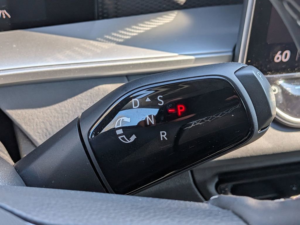 Used 2025 Volkswagen Tiguan SE w/ Panoramic Sunroof Package AWD/4WD image 19