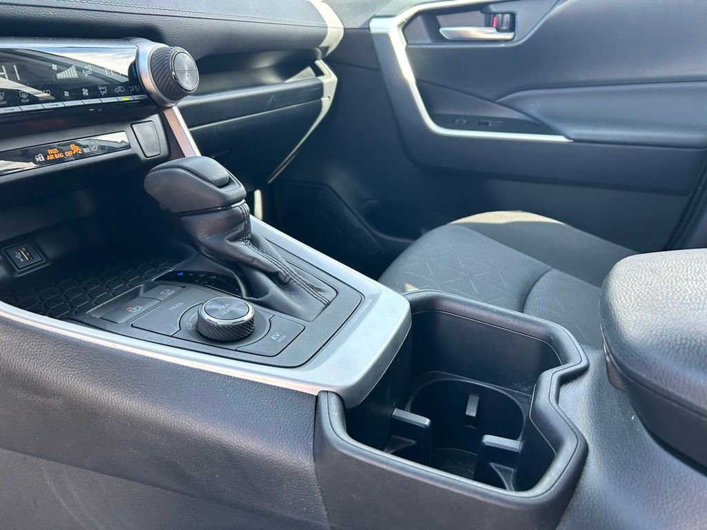 Used 2025 Toyota RAV4 XLE image 25