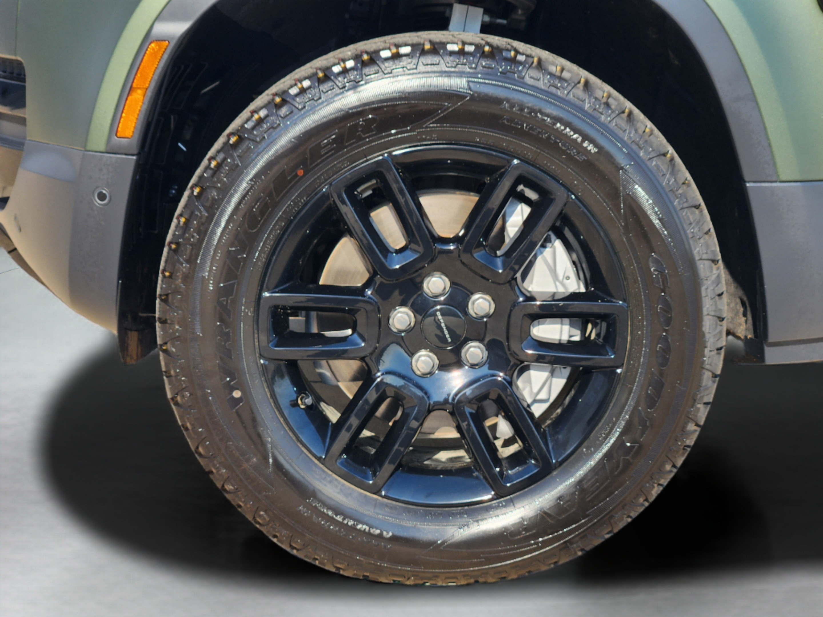 New 2026 Land Rover Defender 110 S AWD/4WD image 31