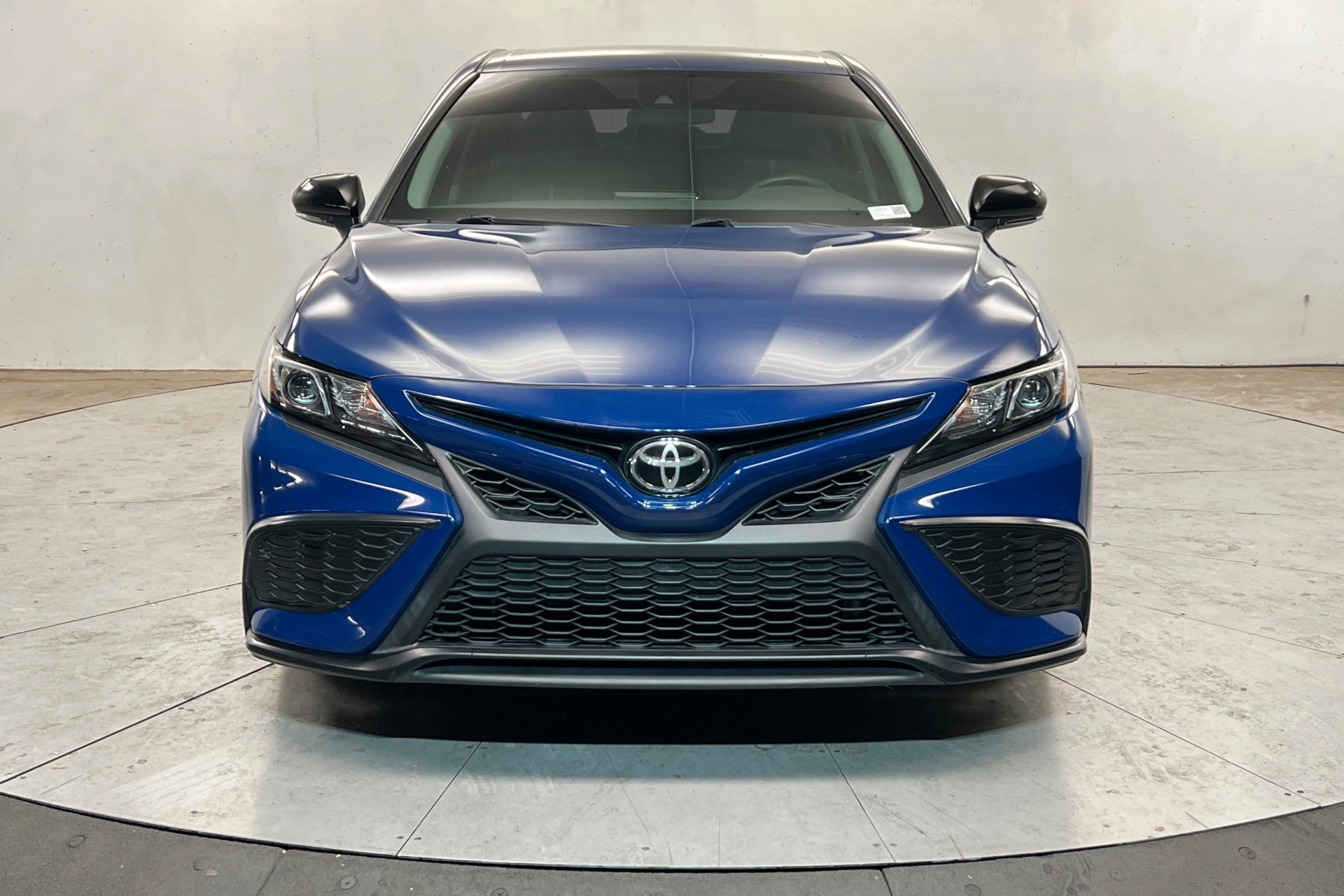Used 2023 Toyota Camry SE image 8