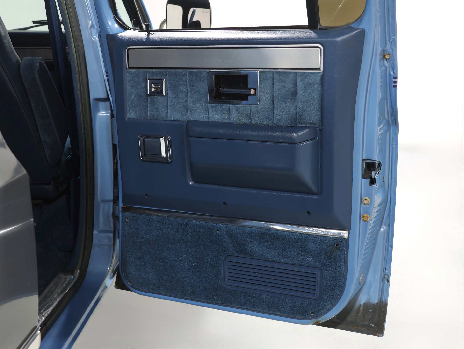 Used 1987 GMC Suburban 2WD image 72